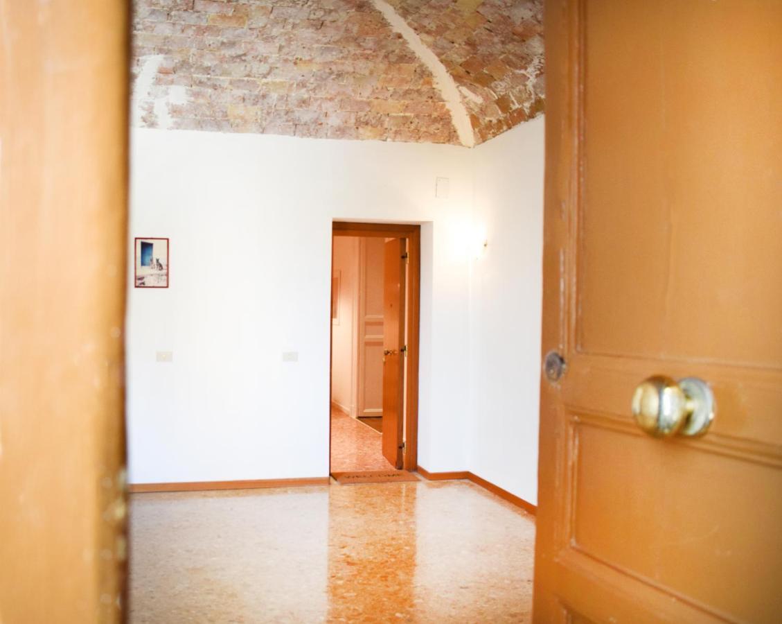 Porta Vicari With View In Downtown Apartman Palermo Kültér fotó