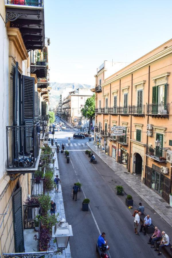 Porta Vicari With View In Downtown Apartman Palermo Kültér fotó