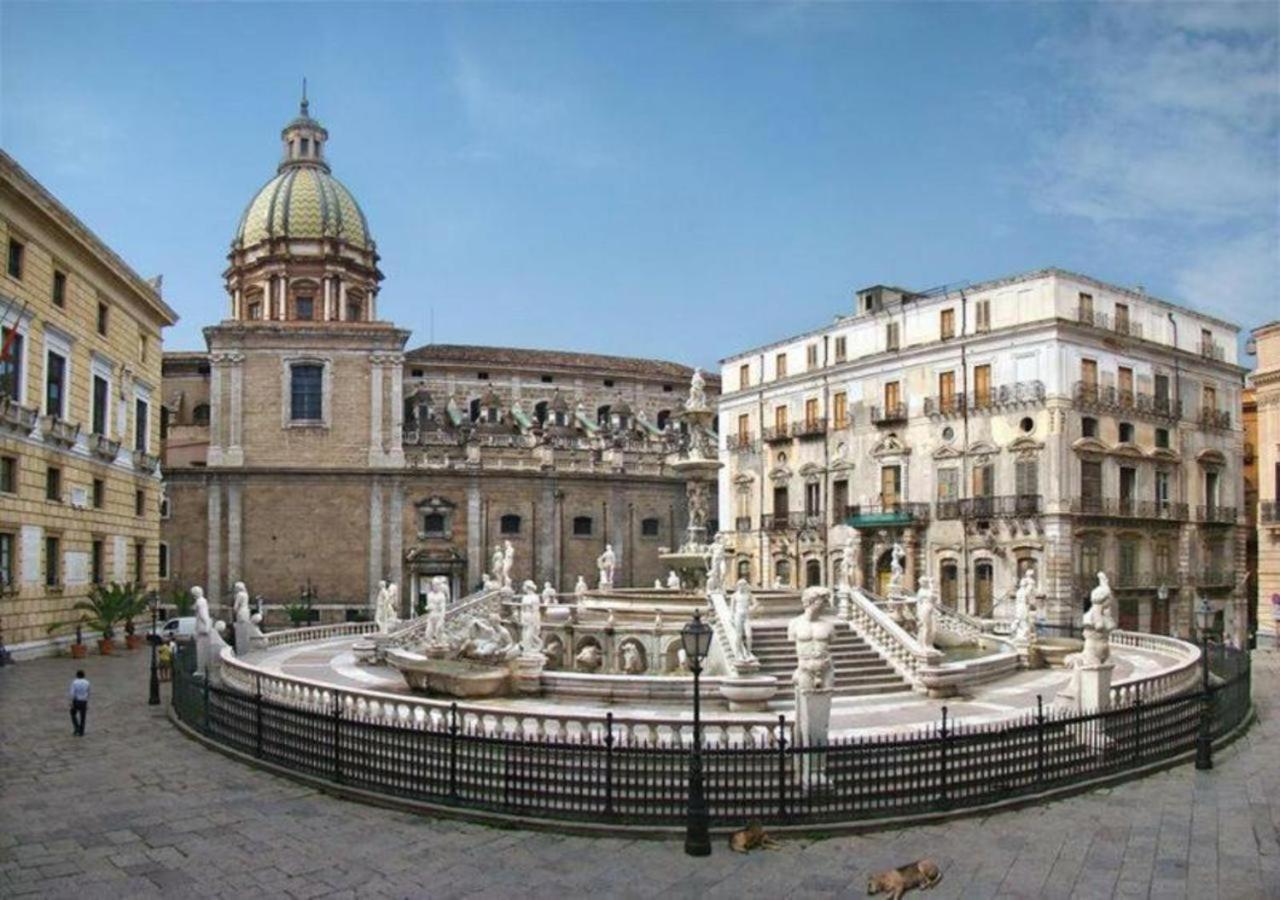 Porta Vicari With View In Downtown Apartman Palermo Kültér fotó