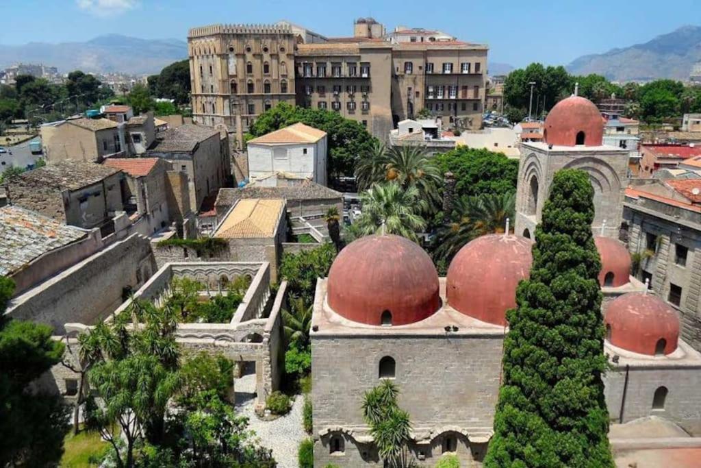 Porta Vicari With View In Downtown Apartman Palermo Kültér fotó